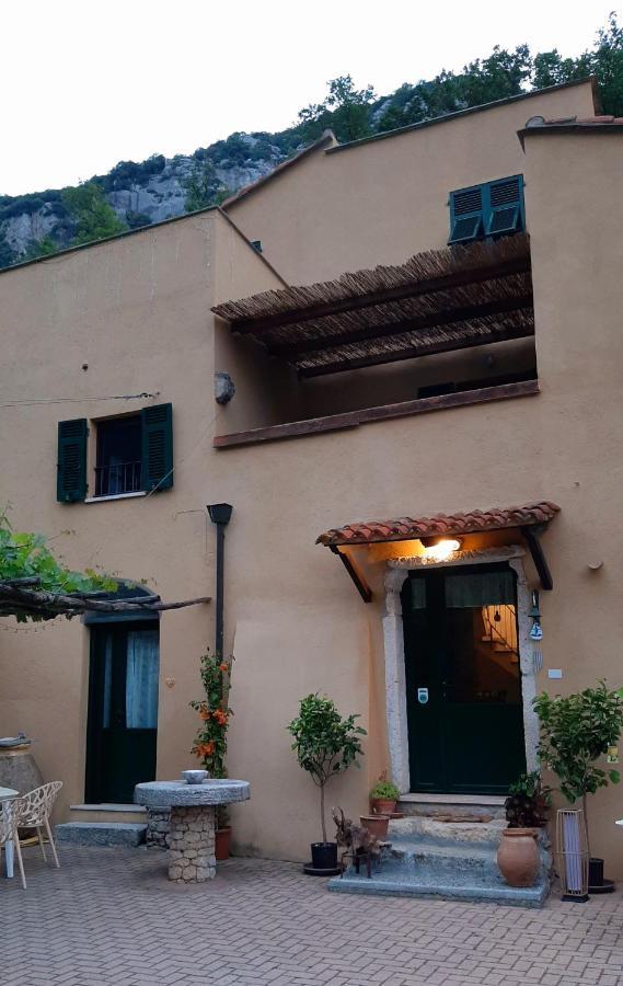 Agriturismo Alveare Finale Ligure Bagian luar foto